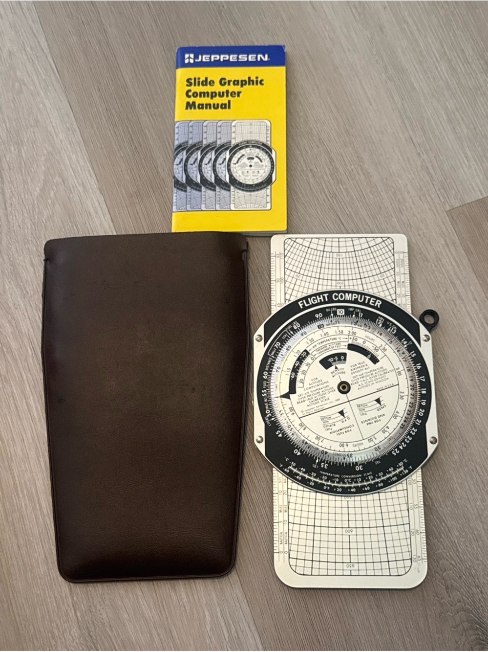 Jeppesen Flight Computer (Black & White) with Manual